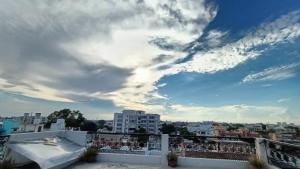 Shri Heritage - Entire Cozy Floor at Assi, Varanasi