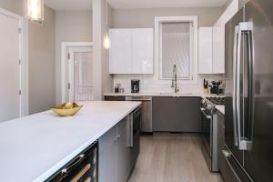 Stunning Duplex Condo #1 - Downtown River North