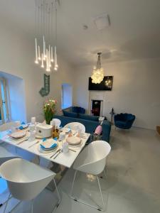 Beach House Tisno whit Sea View