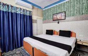 Goroomgo Pyrenees Homestay Agra Near Taj Mahal