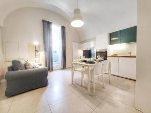 Suite 187