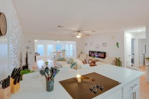 Alligator Point Beachfront Home with Private Hot Tub