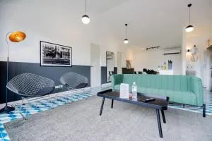 Lovely 2BR in Santa Ana - Farfan