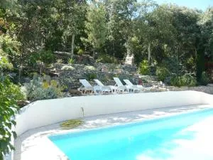 Maison dans les bois - 维克莱弗斯