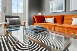 King Bed An Alluringly Cozy Suite Xcape - Oxon Hill