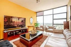 Nights in the Sky, 13th floor with city views - 伊登维尔