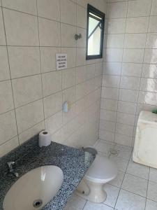 Guarapari Praia - 2 quartos atras do mar, escada