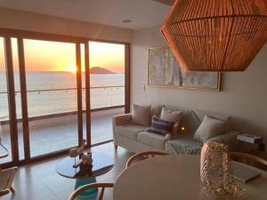 Vistas increíbles frente al mar,10° piso en el malecón de Mazatlán