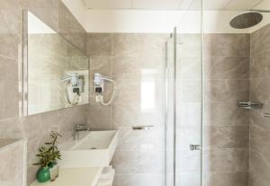 Hotels Les Roches Blanches : photos des chambres