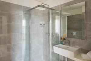 Hotels Les Roches Blanches : photos des chambres