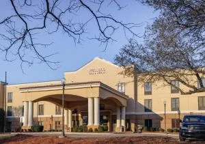 Russell Inn and Suites - Cedar Bluff