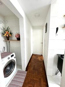 Belo Apartamento na quadra praia Av Nsa Sra C 1137 ap601
