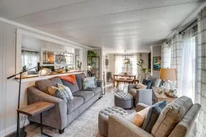 Cozy PNW Getaway with Fire Pit Walk to Beach! - Моклипс