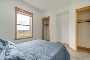 4 Mi to Lake Golf-View Erie Condo with Porch