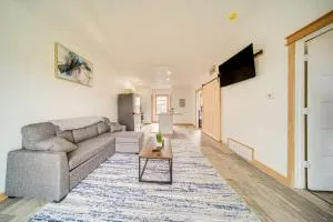 4 Mi to Lake Erie Condo with Golf Course Views! - 米德维尔