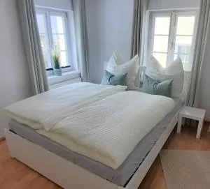 FeWo beim Schloss Orth mit eigenem Parkplatz - Eck