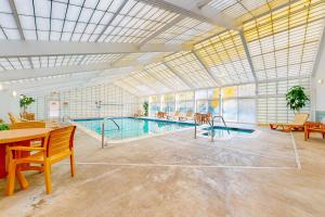 Autumn Colors Condo, Unit 215