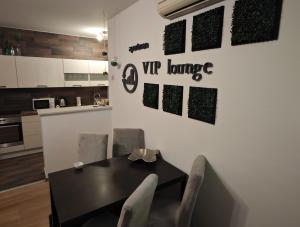VIP lounge - self check in