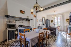 Maisons de vacances Vintage residence with terrace in Avignon - Welkeys : photos des chambres