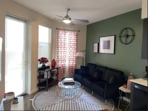 Cozy and Stylish Unit- 534 - Parklabrea