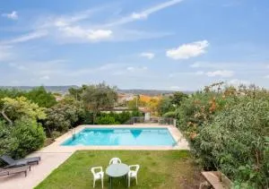 Charming house with private tennis court and pool - Llombay