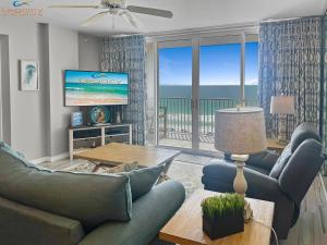 IP612-Beachfront 2 Bed with FREE Beach Service!
