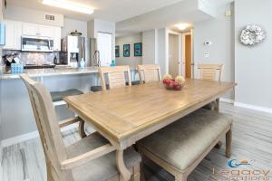 IP612-Beachfront 2 Bed with FREE Beach Service!