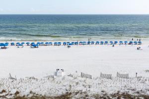 IP612-Beachfront 2 Bed with FREE Beach Service!