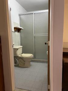 HOTEL ARMENIA CENTRO , TENEMOS AGUA CALIENTE y FACTURACION ELECTRONICA, Gracias