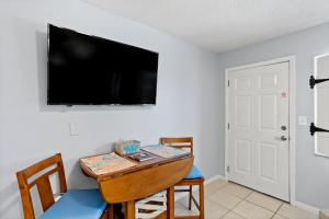 1B1B Condo - Nightly Rentals - Tropic Breezes #20