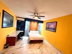 Cuarto B con cochera interior cerca de H. General