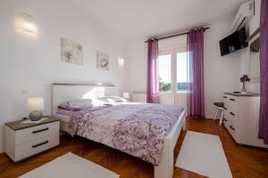 Apartments and rooms by the sea Barbat, Rab - 20049