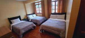 Hospedaje "LOS QUETZALES DE OXAPAMPA"