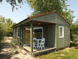 Chalet 4 pers. avec piscine chauffée, terrasse et TV - Près de Maurs, animaux acceptés - FR-1-742-536 - Montmurat