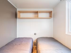 Maisons de vacances Mobil-Home Aureilhan, 4 pieces, 6 personnes - FR-1-50-128 : photos des chambres