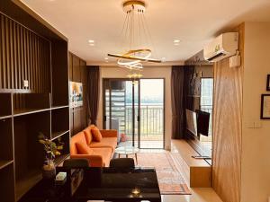 The Sun Avenue 2BR Sunset View Apt, 10 mins to D1