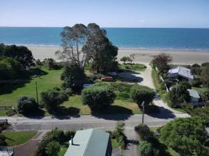 Coastal Charm in Patons Rock