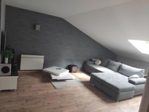 Au pied des montagnes.