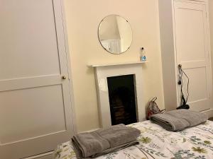 Bright Regency apartment in city centre.