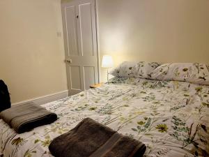 Bright Regency apartment in city centre.