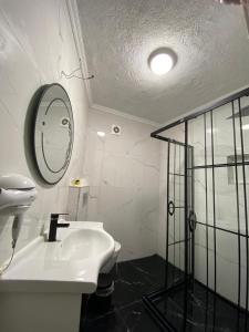 DEDENİN YERİ İSTANBUL