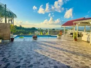 Appartement charmant à Rivière-Pilote avec piscine privée - Quartier Bois la Charles