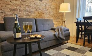 URBAN APARTMENTS PREMIUM No 2, FREE private parking, Self CHECK-IN