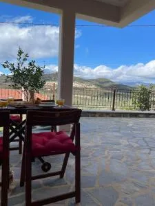 Traditional Cottage - Veliés