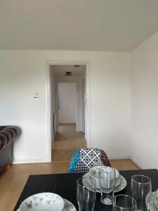 2Bed Spacious apartment - 15min to Canary Wharf O2 Excel Central London