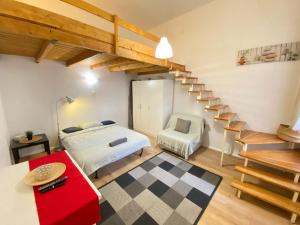 Nefelejcs near the Keleti railway station