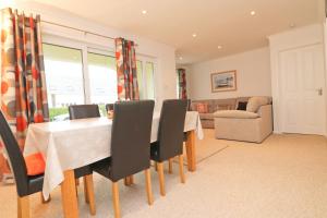 7 BAYS for 7 DAYS! Spacious bungalow near 7 beaches - 3-star hotels in St Merryn