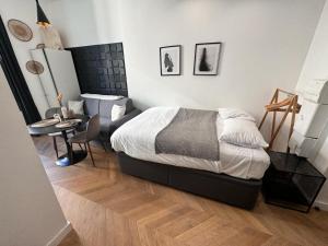 Chic Cozy Studio in the Heart of the City