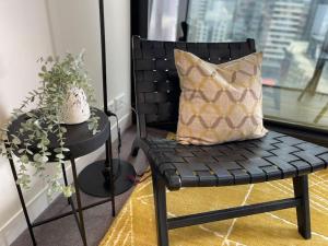 Stunning City Skyline Apartment - Beautiful Design -Free Parking