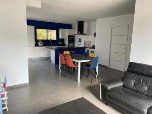 Maisons de vacances Maison 4ch/8pers Bourg de Baden : photos des chambres